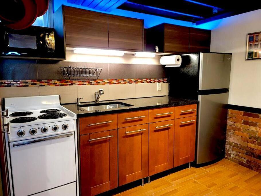 Live In This Iconic East Side Lower Level Unit Πρόβιντενς Εξωτερικό φωτογραφία