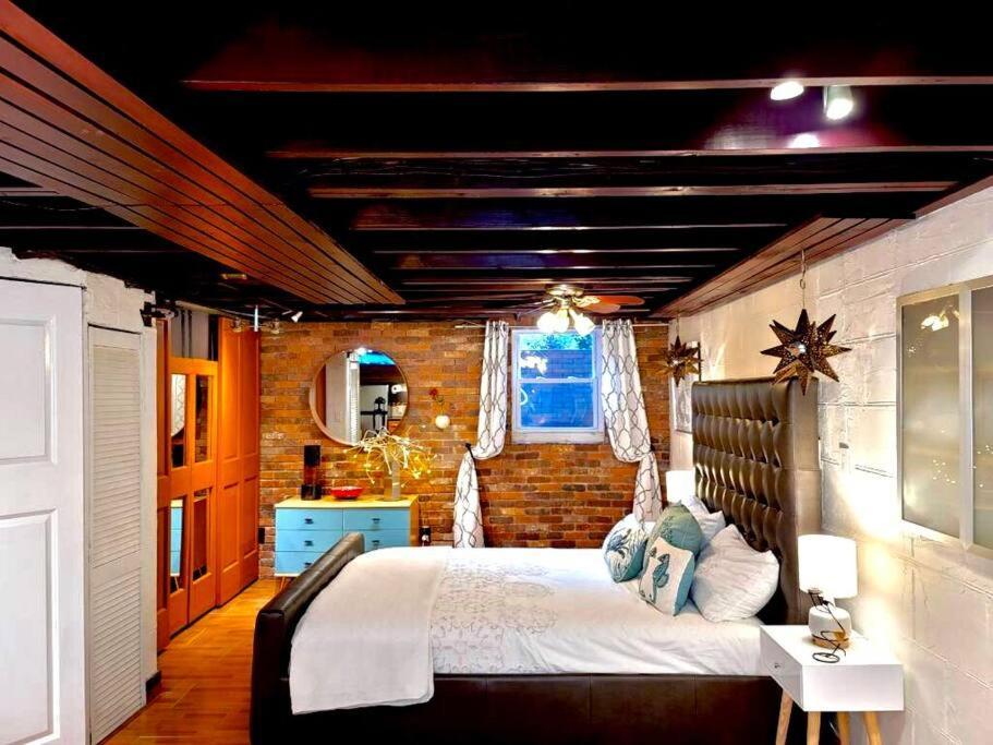 Live In This Iconic East Side Lower Level Unit Πρόβιντενς Εξωτερικό φωτογραφία